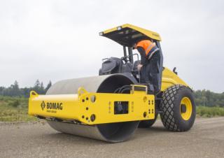 rodillos-vibrantes-autopropulsados-bw-211-d-40-sl-bomag(2)